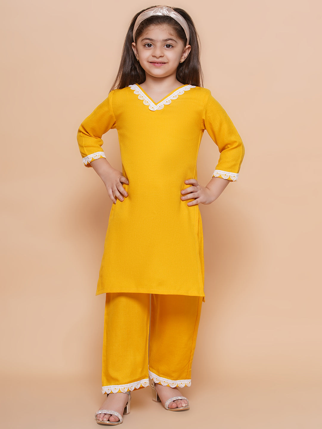 UC Cotton Woven Three Fourth Sleeves Solid Lace Embellished Kurta & Plazzoo Set