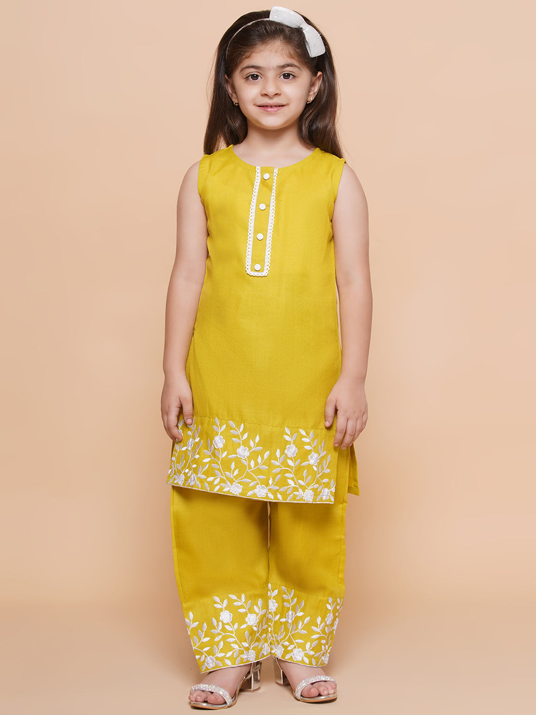 UC Cotton Woven Sleeveless Solid Embroidered Kurta & Plazzoo Set