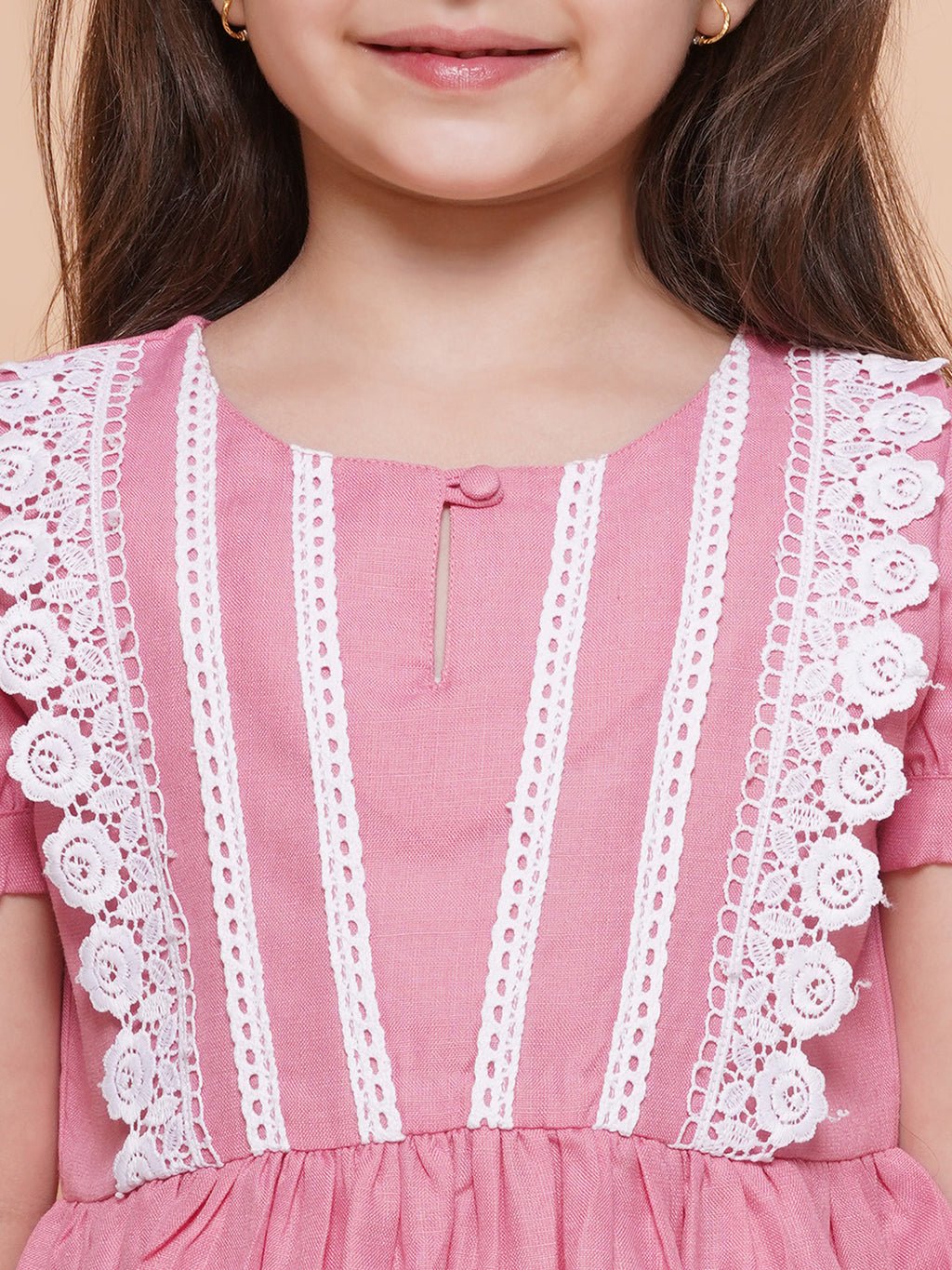 UC Cotton Woven Half puffed Sleeves Solid Lace Embellished Kurta & Plazzoo Set