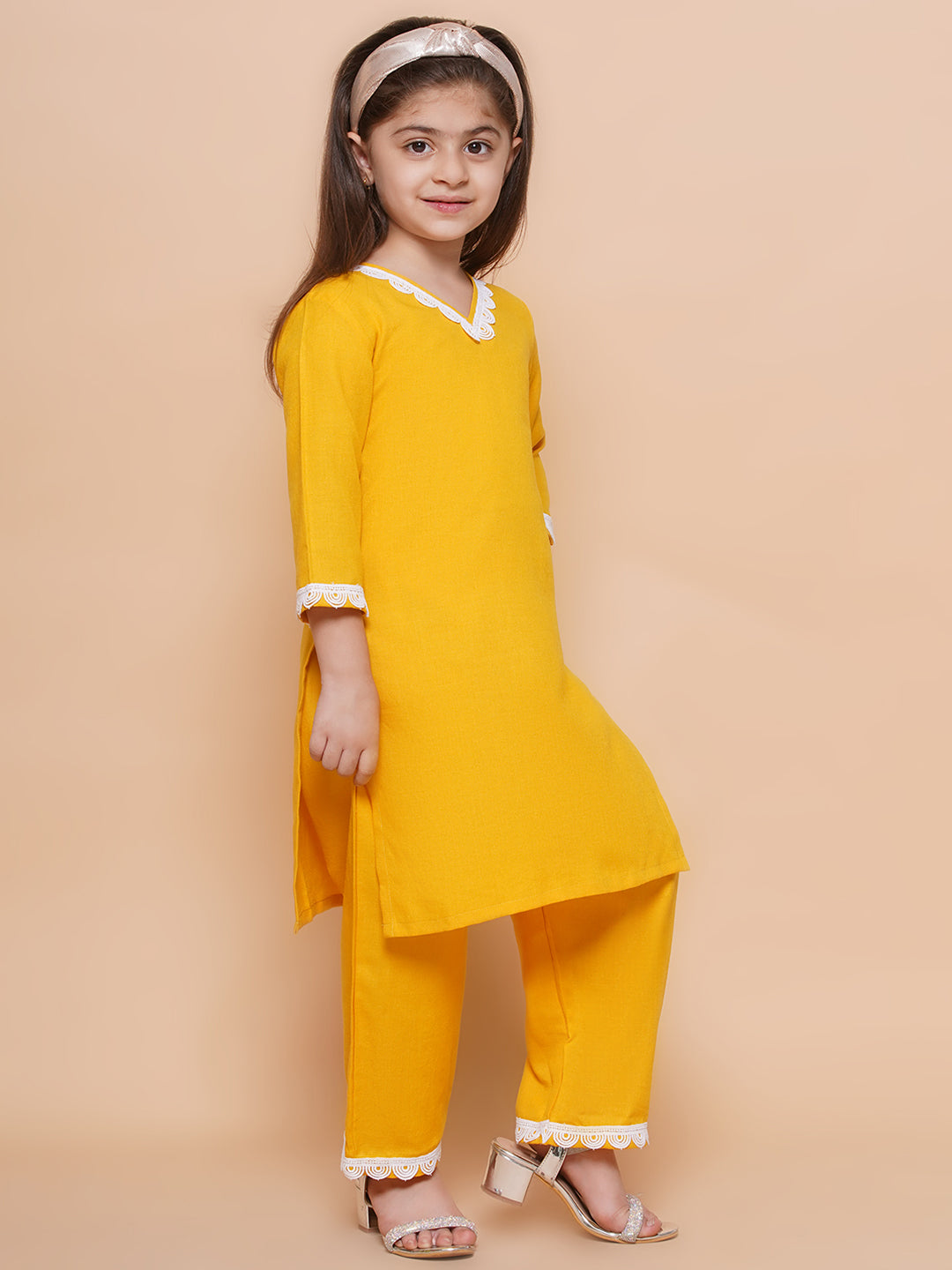 UC Cotton Woven Three Fourth Sleeves Solid Lace Embellished Kurta & Plazzoo Set