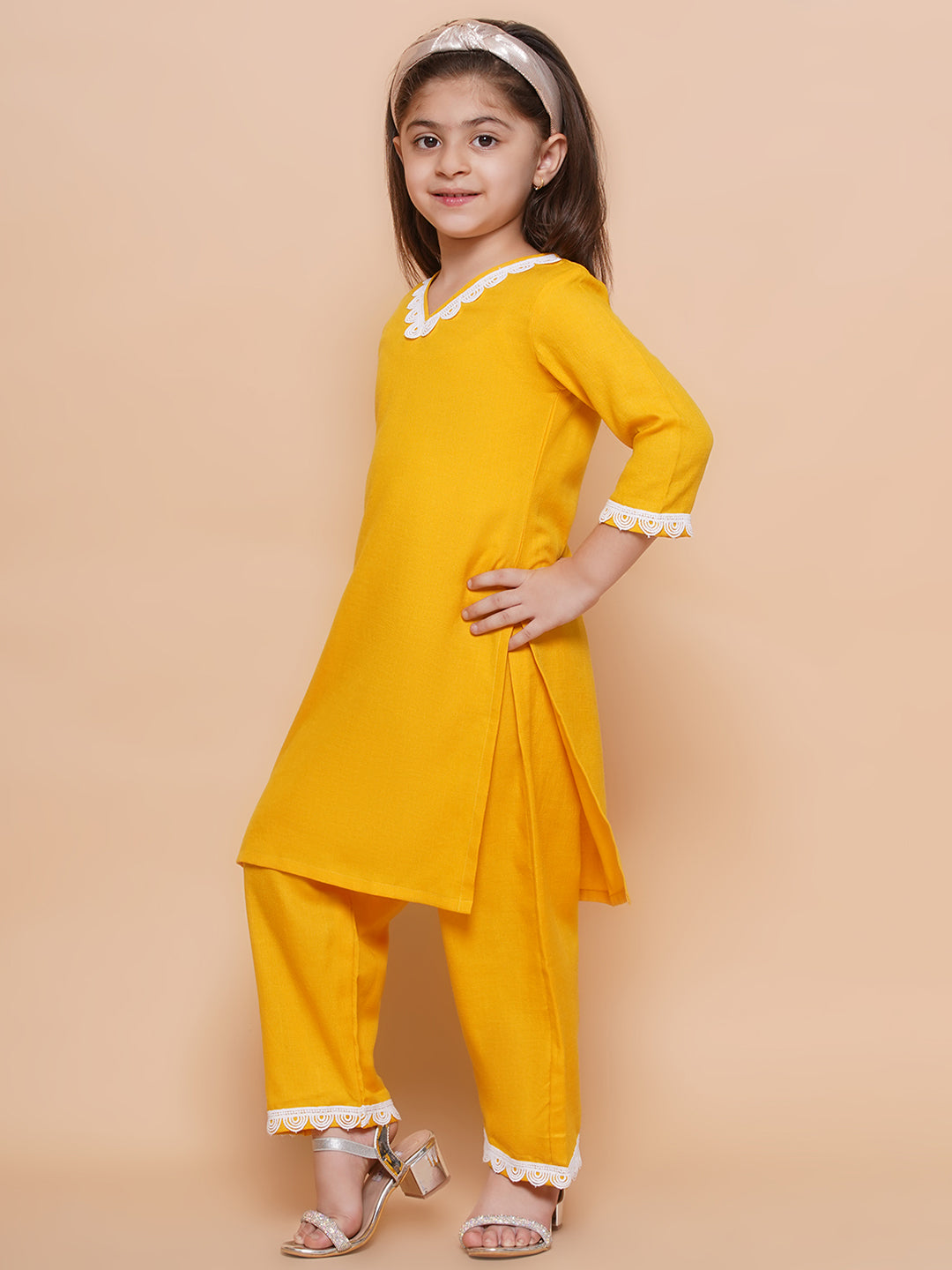 UC Cotton Woven Three Fourth Sleeves Solid Lace Embellished Kurta & Plazzoo Set
