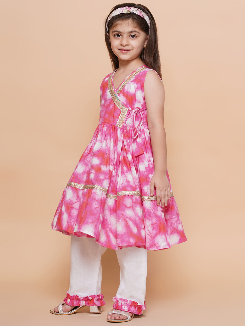 UC Cotton Woven Sleeveless Lace Embellished Kurta & Plazzoo Set