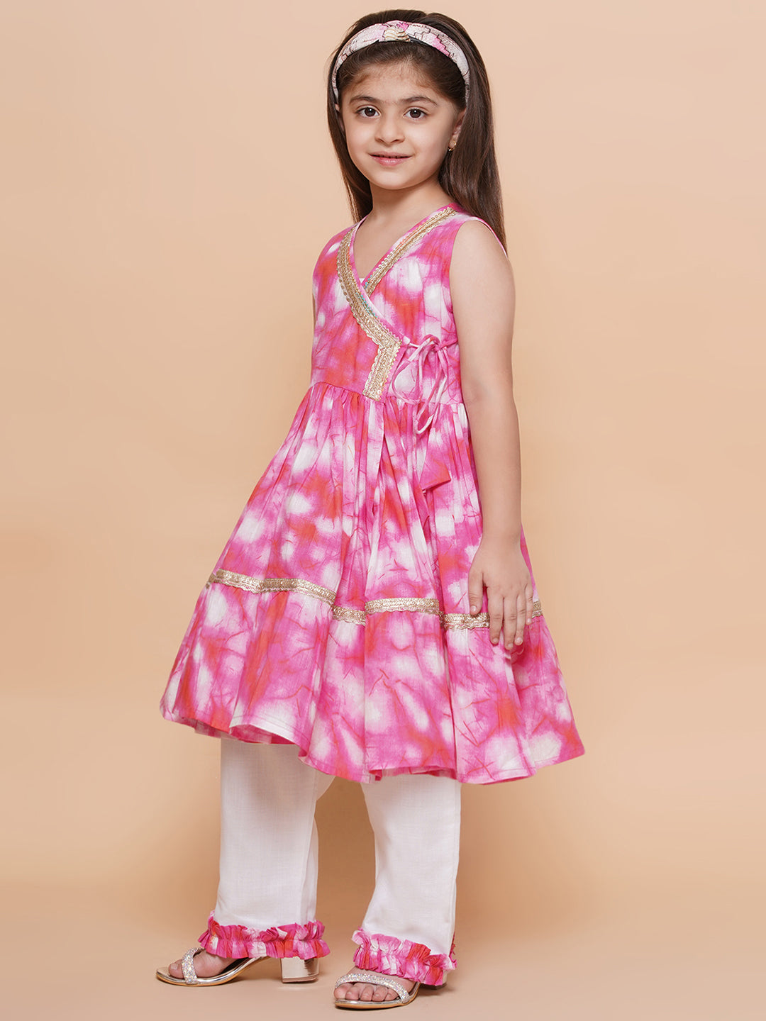 UC Cotton Woven Sleeveless Lace Embellished Kurta & Plazzoo Set