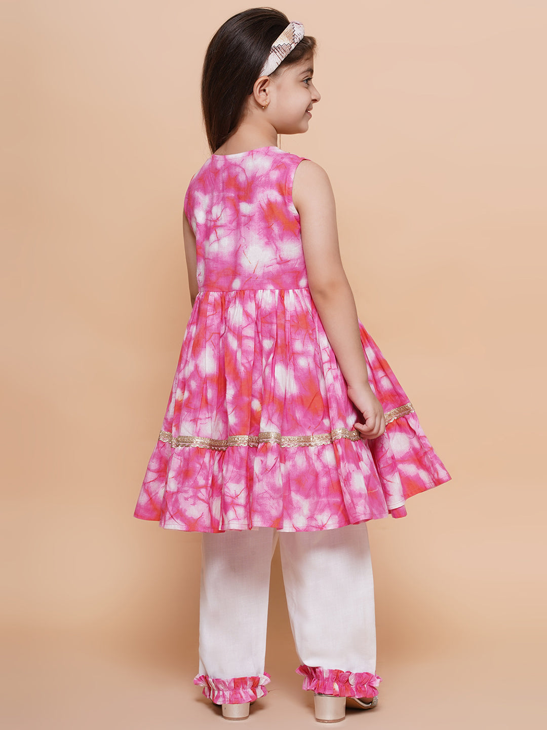 UC Cotton Woven Sleeveless Lace Embellished Kurta & Plazzoo Set