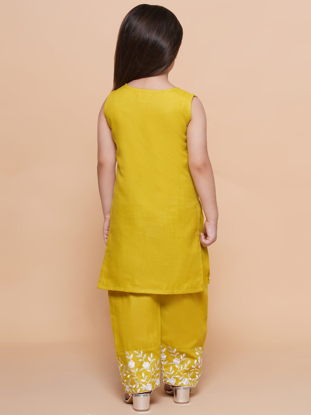 UC Cotton Woven Sleeveless Solid Embroidered Kurta & Plazzoo Set