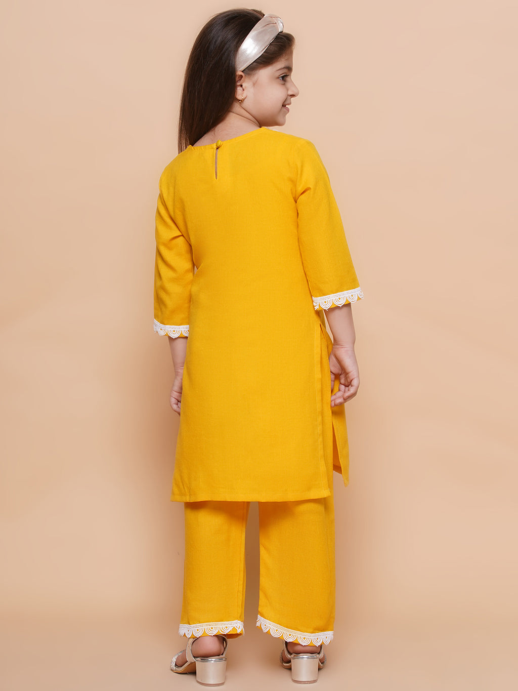 UC Cotton Woven Three Fourth Sleeves Solid Lace Embellished Kurta & Plazzoo Set