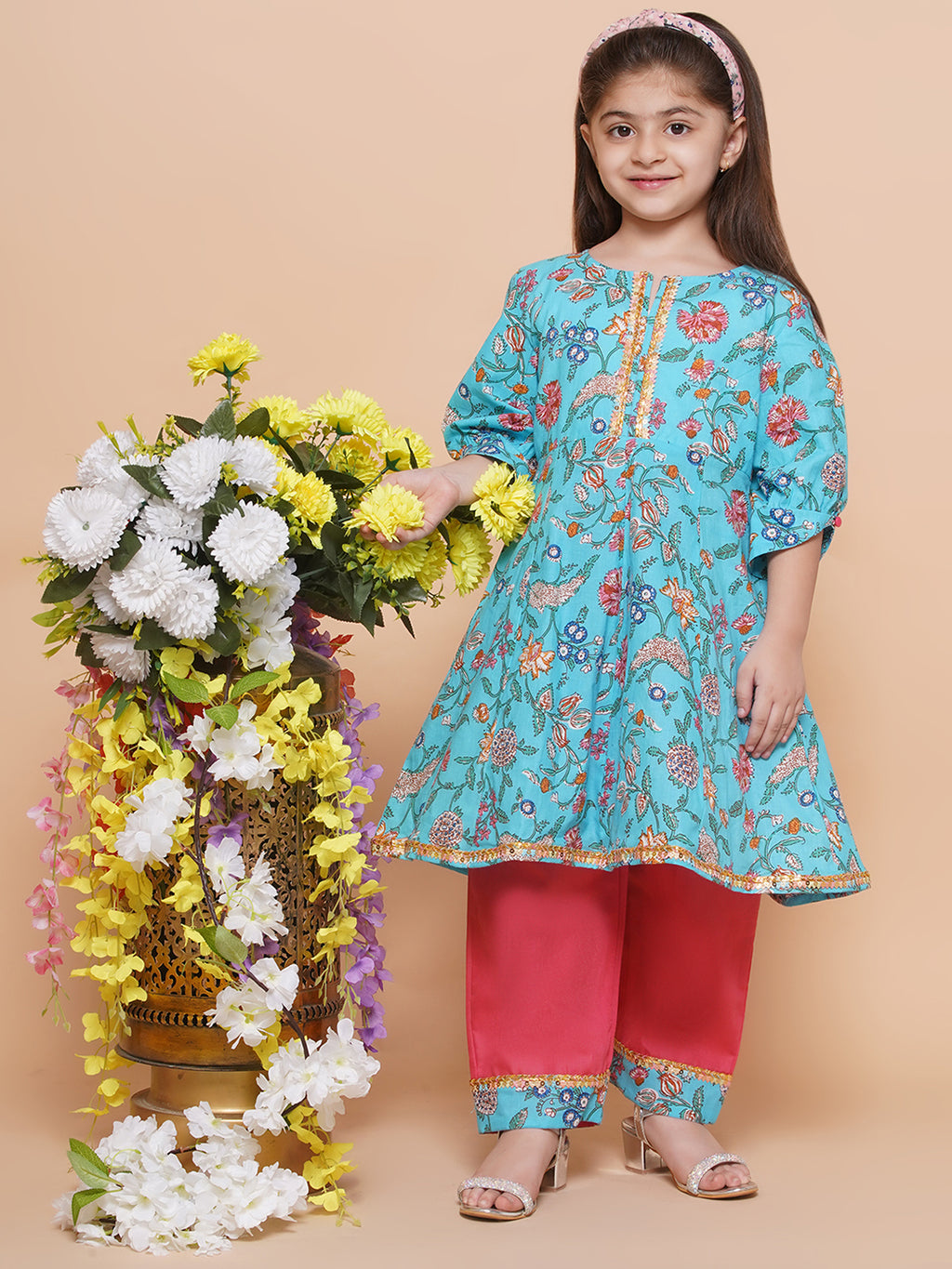 UC Cotton Woven Three Fourth Sleeves Floral printed Lace Embellished Kurta & Plazzoo Set