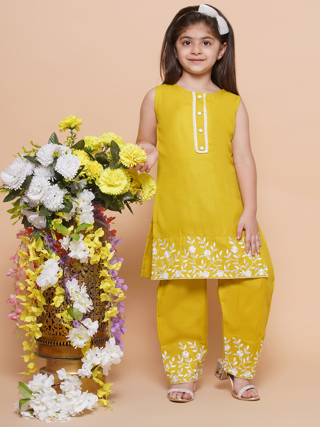 UC Cotton Woven Sleeveless Solid Embroidered Kurta & Plazzoo Set